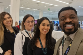 Oluwatosin Tolulope Ajidahun explica como os fatores genéticos influenciam a receptividade endometrial e a implantação.